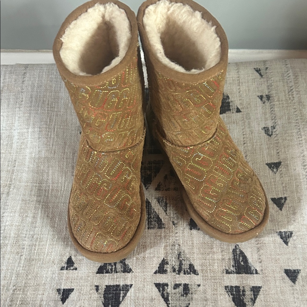 UGG Kids Boots in Gold and Tan